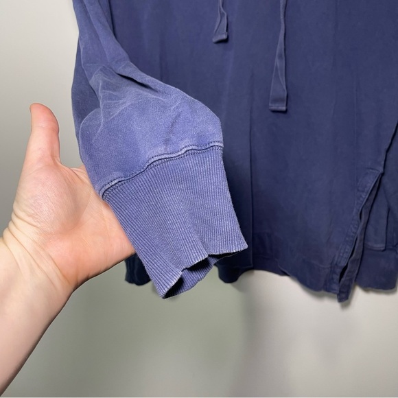 Aerie Women’s sun washed blue desert oversized lightweight cotton hoodie in M - Picture 2 of 6